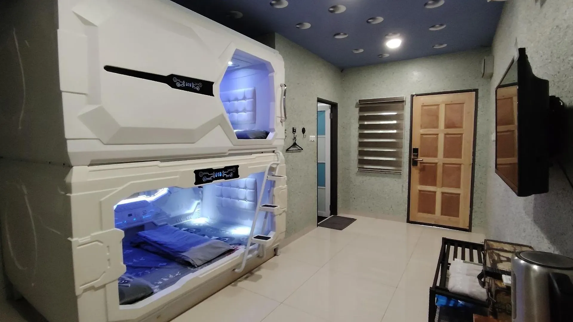 IX Hotel Cempaka 33A - 4 Pax イポー ホームステイ